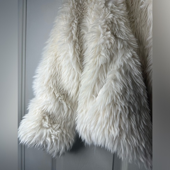Faux Fur Coat - Picture 8 of 16